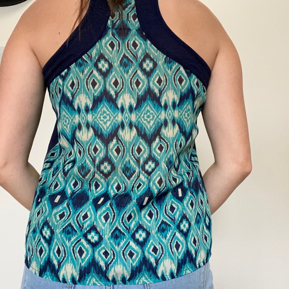 Patterned Tank Top - Picture 3 of 7